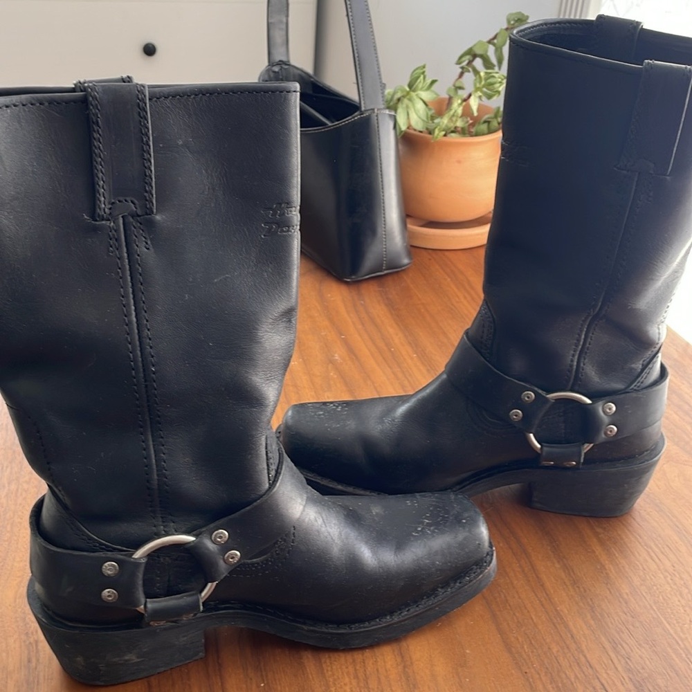 Women’s Harley Davidson black leather motorcycle boots size 7.5